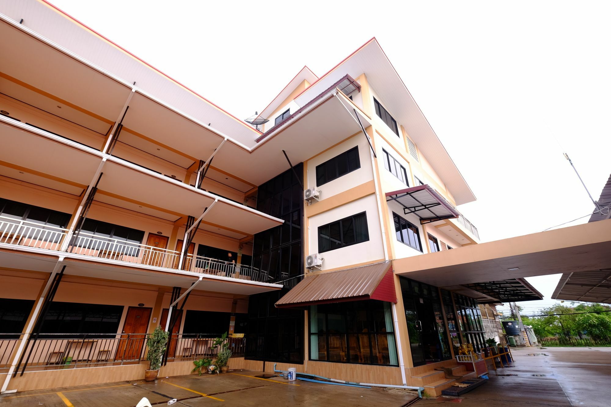 Kanjana Mansion Sakon Nakhon Exterior photo